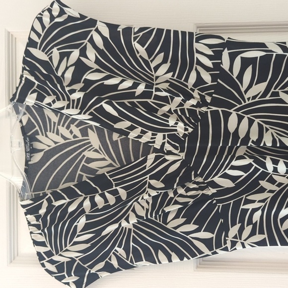 B. Calm Dress Stretchy Midi V Neck Cap Sleeve Size 6 - Picture 4 of 5